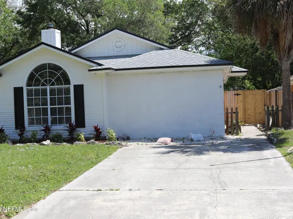 569 CAMELIA Street, Atlantic Beach, FL 32233