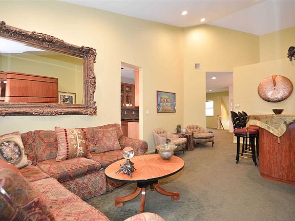 5th image of 71 Carriage Ln Unit 228