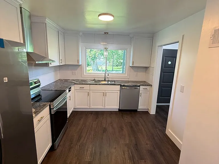 135 Grandview Ave — Photo 33