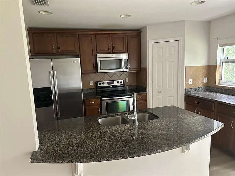 2800 Birchcreek Dr — Photo 9