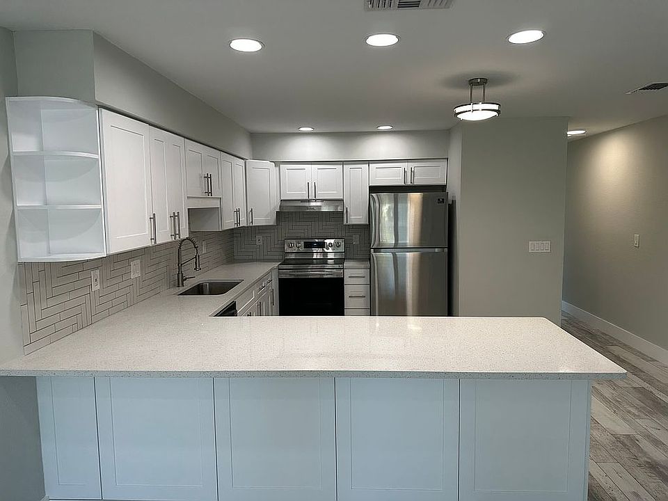 1st image of 444 50th Ave N