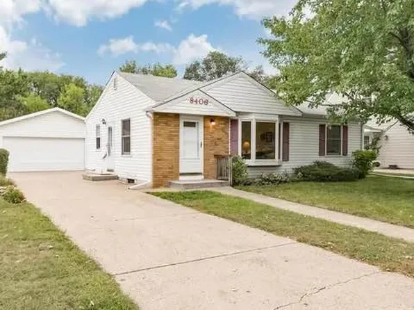 8406 Cedar Lake Rd #1, Minneapolis, MN 55426