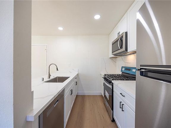 2nd image of 115 N Walnuthaven Dr #4