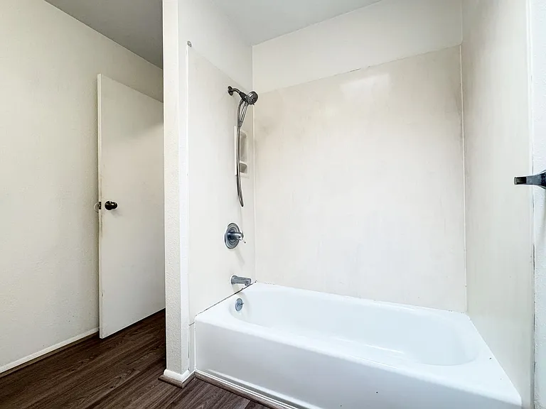 608 Maluniu Ave — Photo 12
