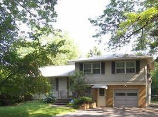 6 Plaza Dr, Rochester, NY 14617