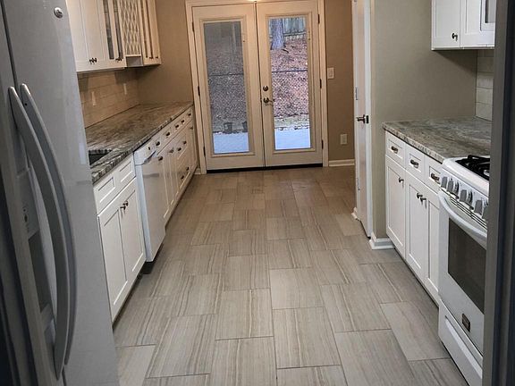 3rd image of 201 Colemans Bluff Dr