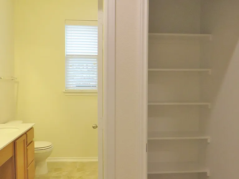 1042 Bowline Dr — Photo 5