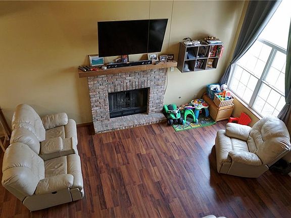 4th image of 87 Westview Pl