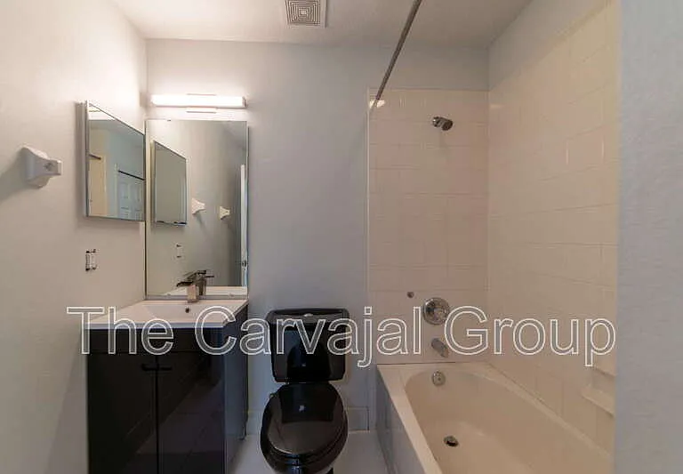 10224 Vickers Ridge Dr — Photo 18