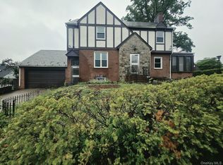 18015 Dalny Rd, Jamaica, NY 11432