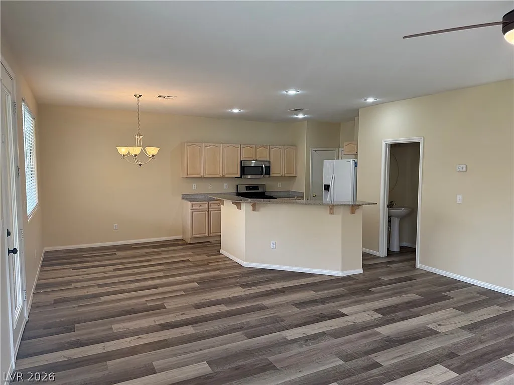 3 bed, 2.5 bath, 1746 sqft, $2,195 — Photo 4