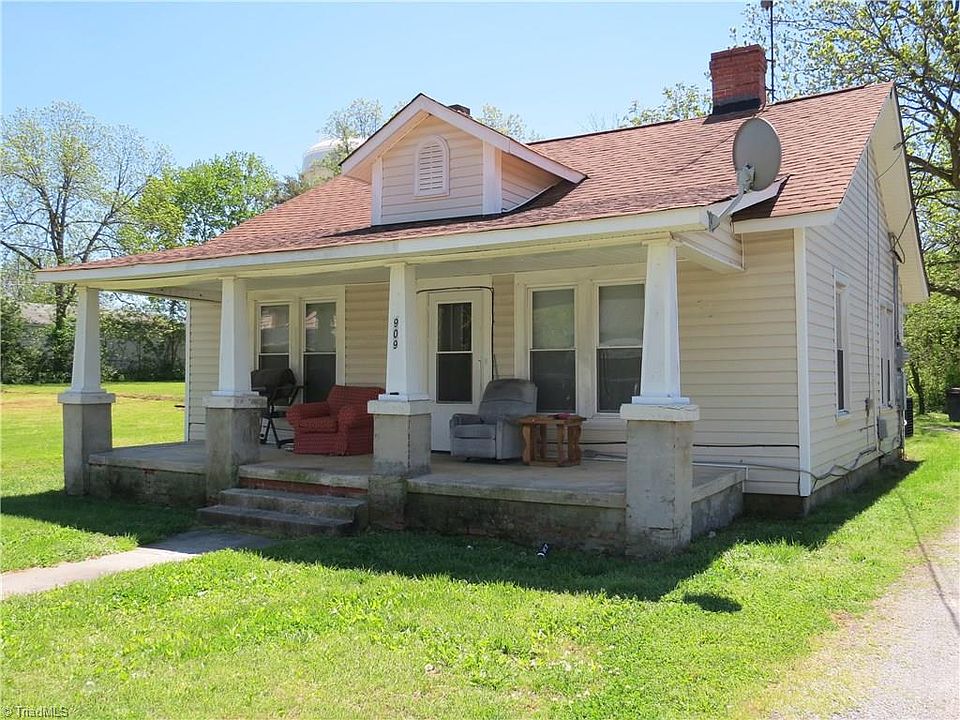 1st image of 909 Lindsey St