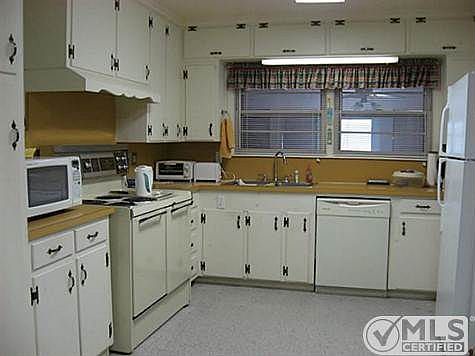 3rd image of 3625 Labadie Dr