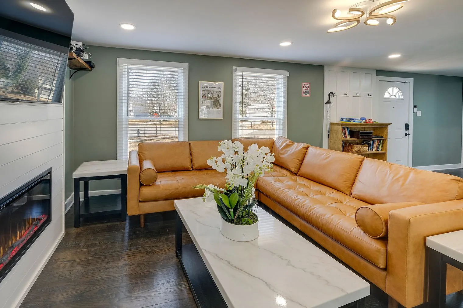 5 bed, 3.0 bath, 2152 sqft, $7,615 — Photo 1