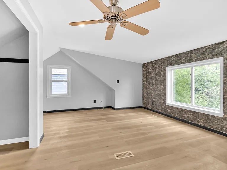142 Stevenson Blvd — Photo 14