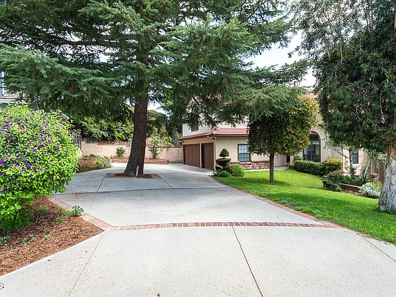 2nd image of 5052 Humphrey Way