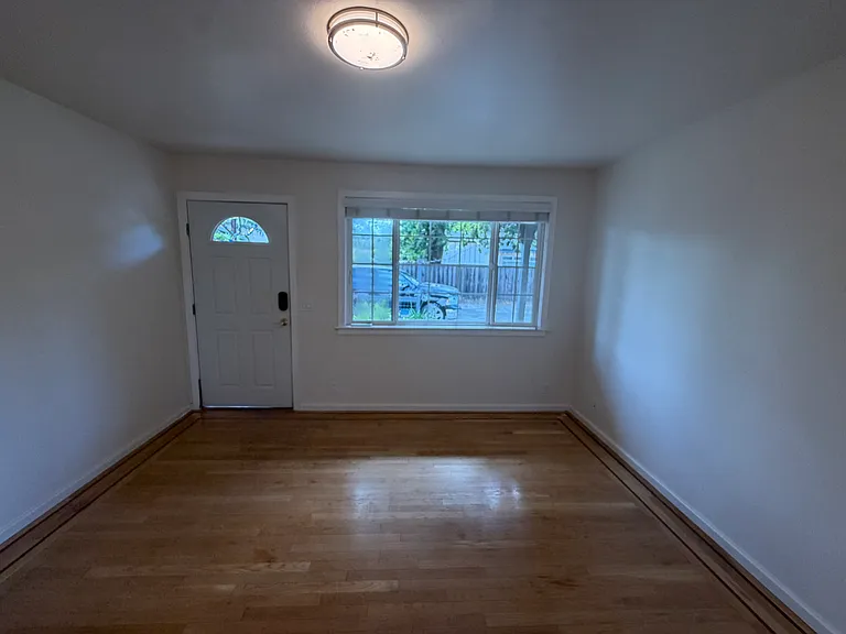 18351 Clayton Ave — Photo 7