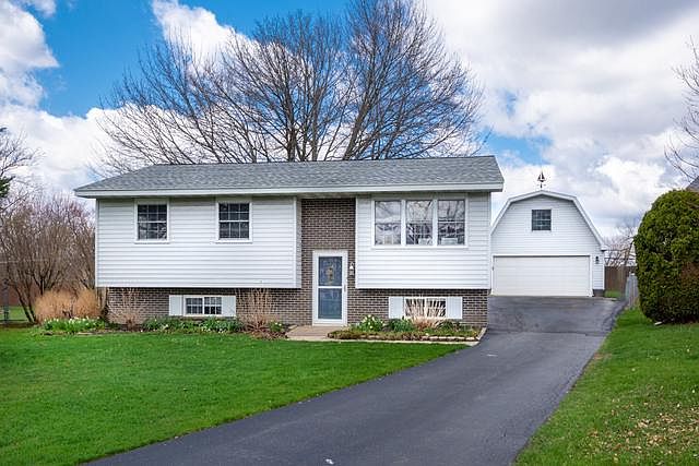 1st image of 306 Hill Ct
