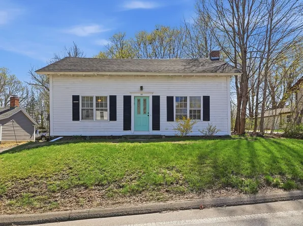52 Summer St, Barre, MA 01005