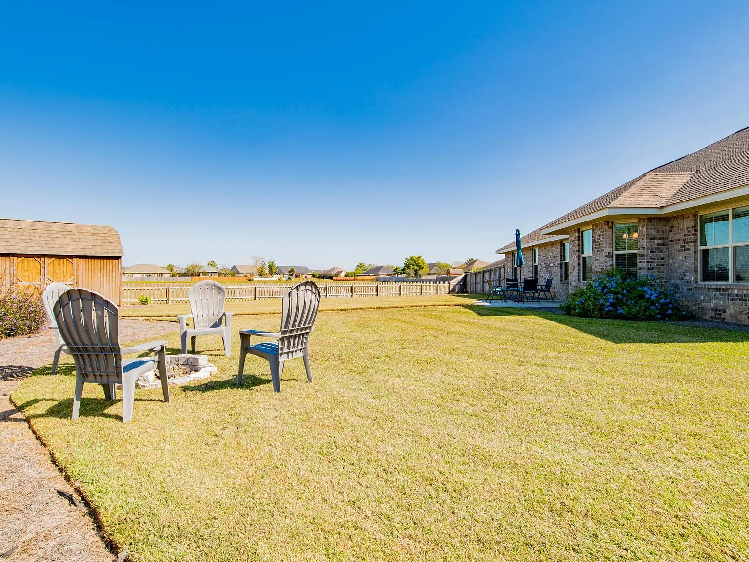 4 bed, 2281 sqft, $5,500 — Photo 2