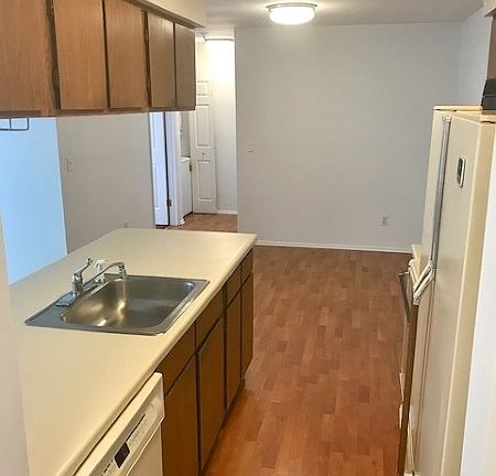 3rd image of 66 Marlowe Ct #66