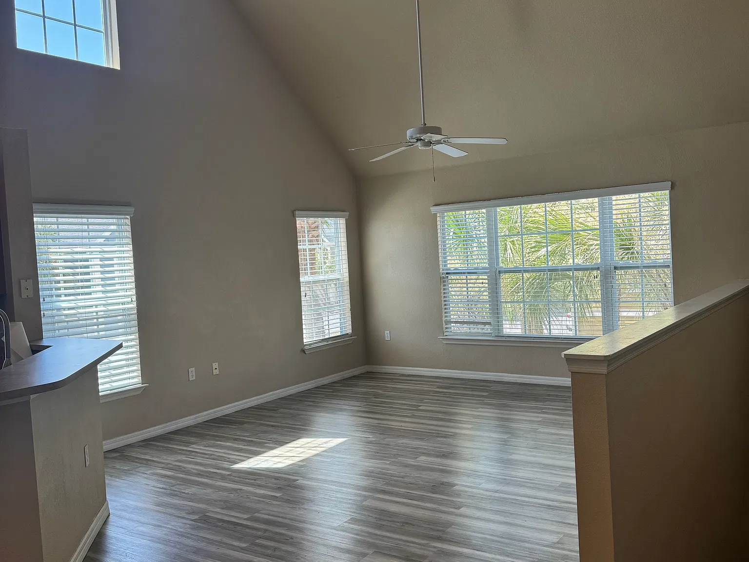 5561 Rosehill Road — Photo 4