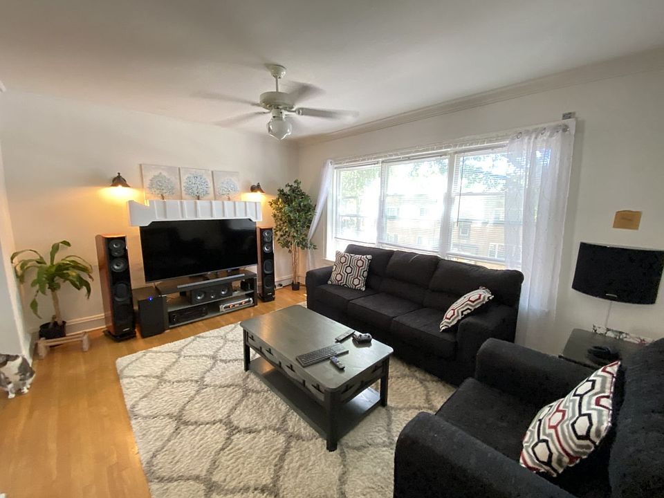 1st image of 6144 N Hoyne Ave #2106-2