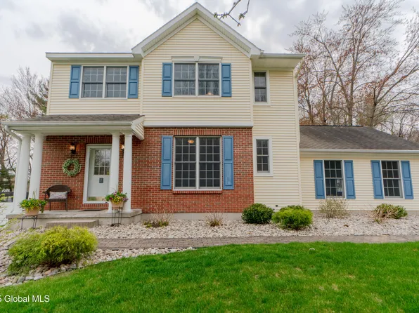 3 Coneflower Court, Malta, NY 12020