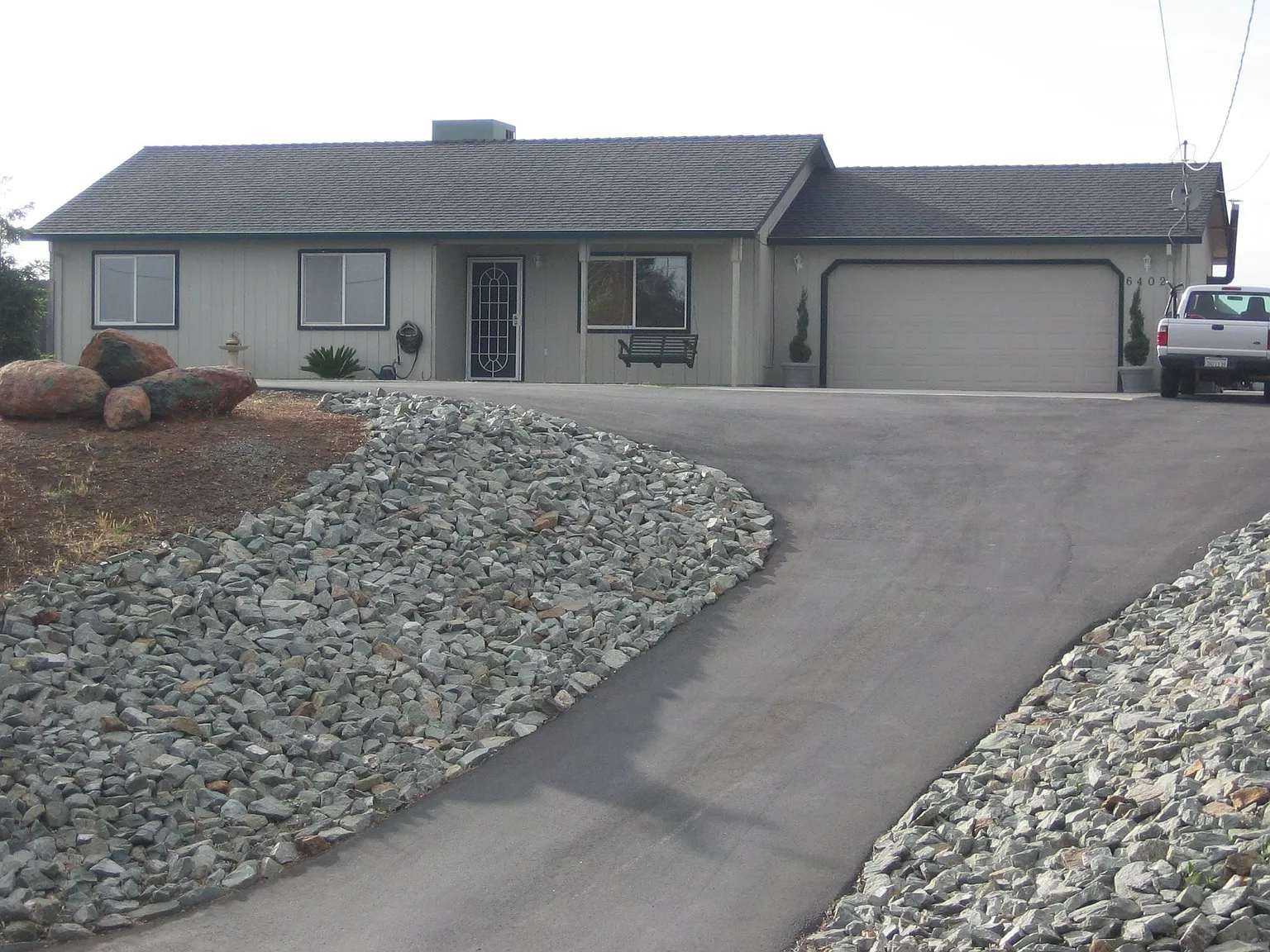 6402 Baldwin St photo 1