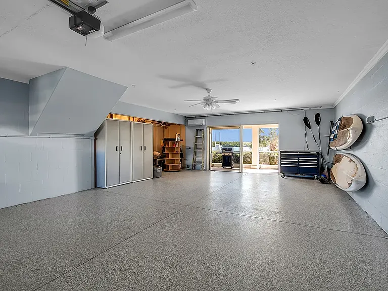 9203 Midnight Pass Rd — Photo 35