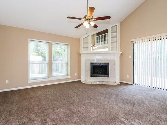 5th image of 623 Valley Mills Dr