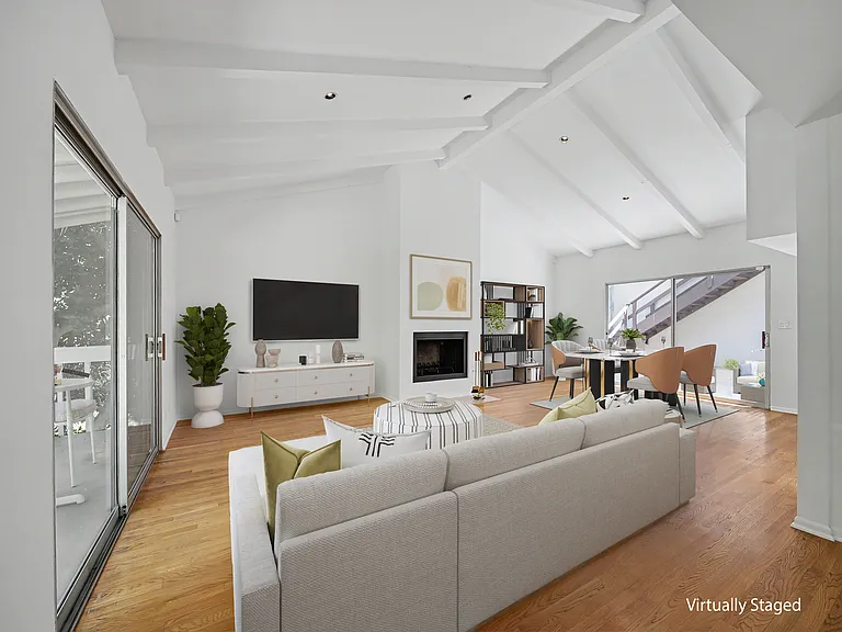10424 Oletha Ln — Photo 10