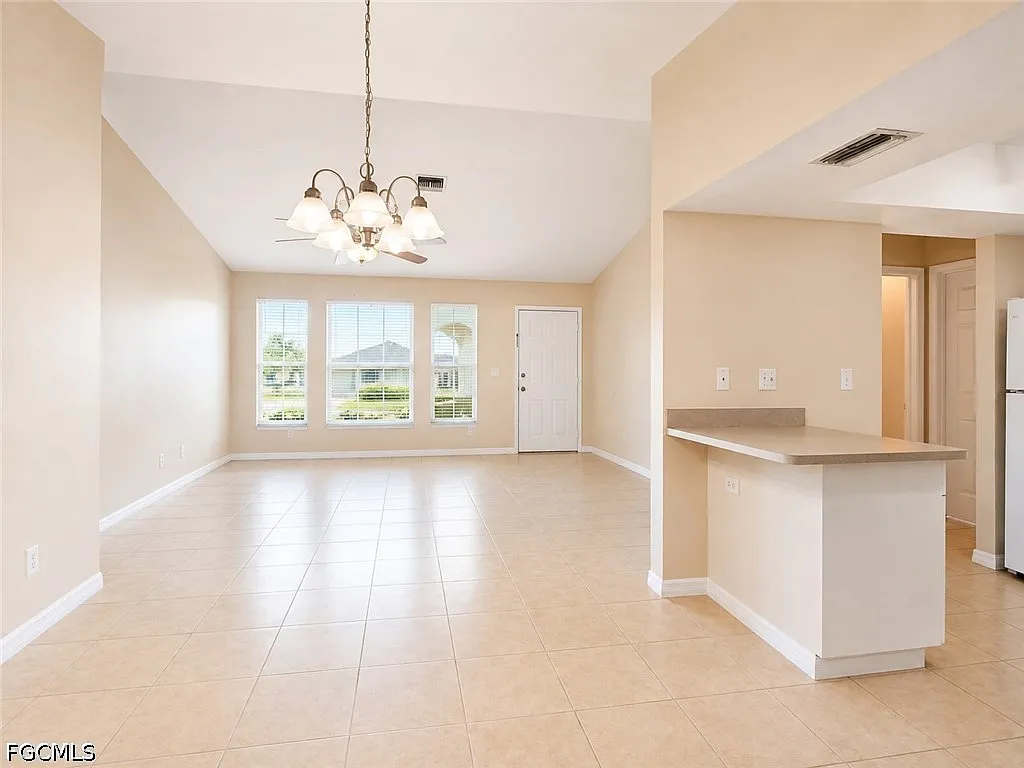 3 bed, 2.0 bath, 1210 sqft, $2,225 — Photo 4