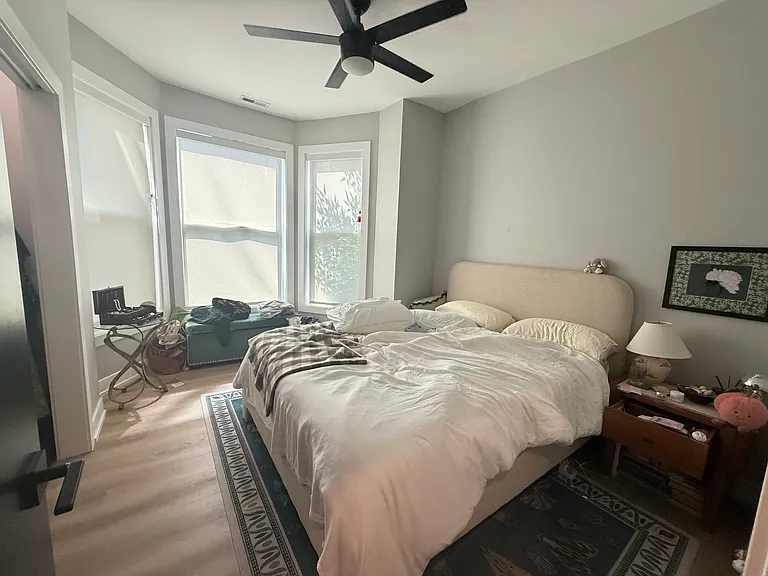 1701 W Division St #2E — Photo 11