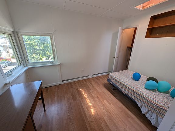 3rd image of 53 Starbuck St #1