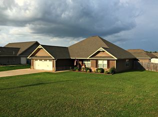 11 Barley Ct, Fort Mitchell, AL 36856