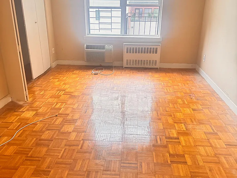 4430 Douglaston Pkwy #2J — Photo 14