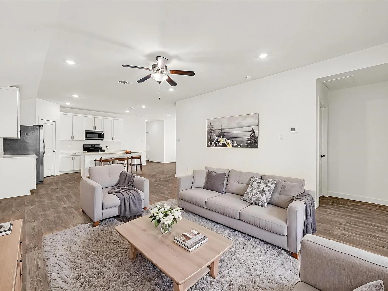 3 bed, 2.0 bath, 1617 sqft, $2,250 — Photo 2