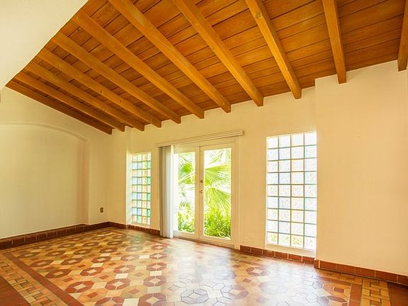 5th image of 210 E Di Lido Dr