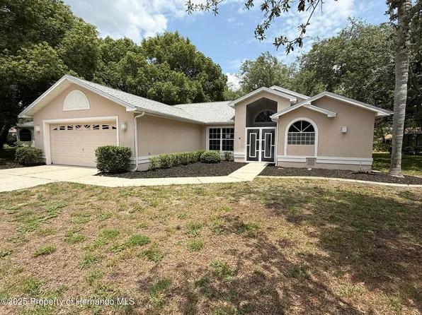 4 Sandpine Ct W, Homosassa, FL 34446