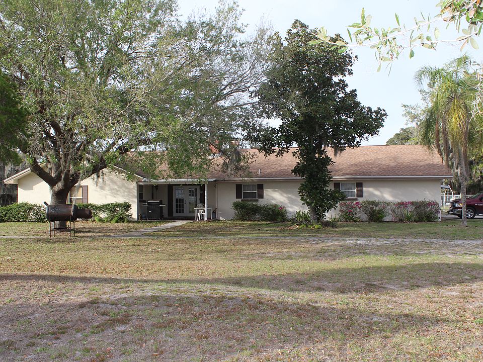 View from front yard