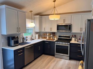 2424 Artisan Dr, Lansing, MI 48910