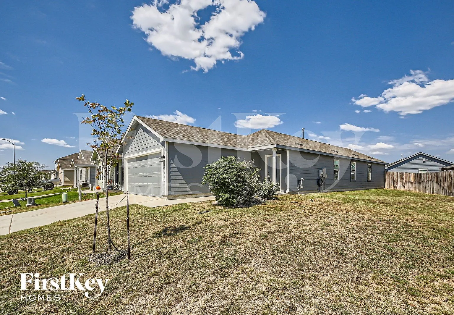 4 bed, 2.0 bath, 1440 sqft, $1,385 — Photo 1