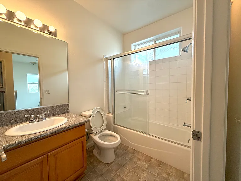 3317 Del Mar Ave #C — Photo 13