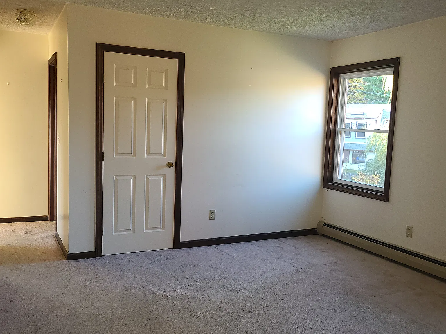 2 bed, 1100 sqft, $2,300 — Photo 2