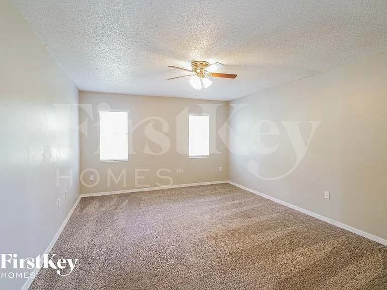 4525 Debbie Ln — Photo 13