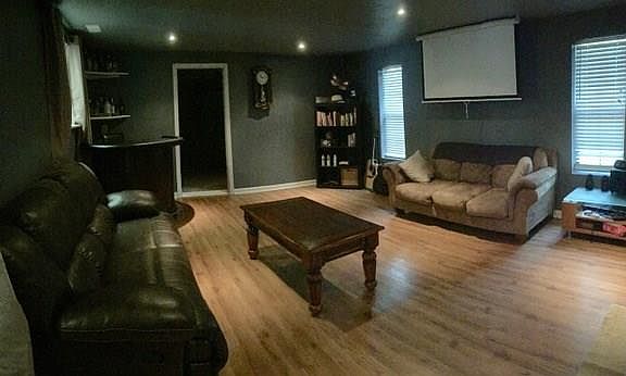 4th image of 4034 Potomac Ave