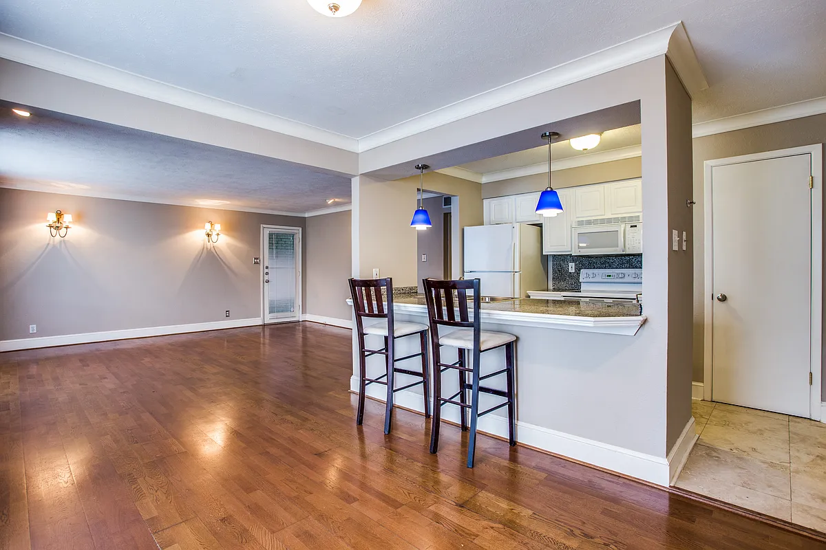 Building Photo - 5937 E University Blvd #227