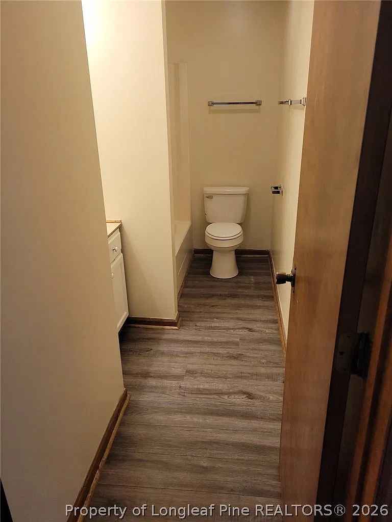 2 bed, 1.0 bath, $725 — Photo 4