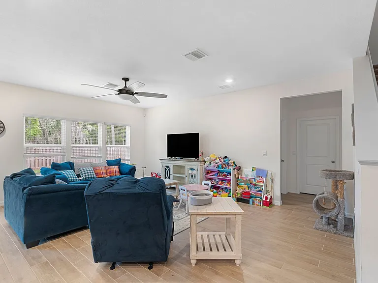 1454 NW 136th Blvd — Photo 9